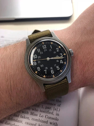 GG-W-113 U.S 1960s Pattern Handwound Military Watch with Plexiglass Crystal and Mechanical Movement