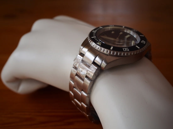 MWC 21 Jewel 300m Water Resistant Automatic Military Divers watch on Steel Bracelet with Sapphire Crystal and Ceramic Bezel