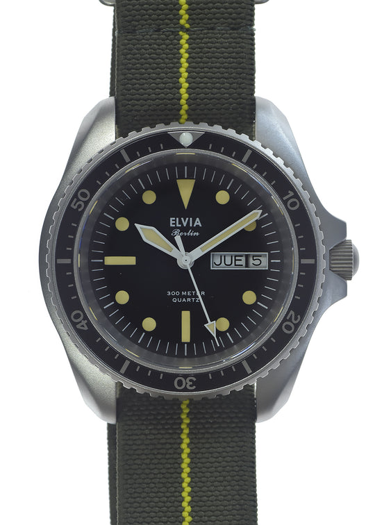 ELVIA Day/Date Military Divers Watch with Sapphire Crystal and Quartz Movement - Ex Display Watch from the Border Security Expo Reduced